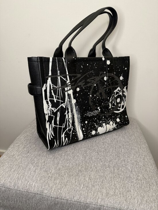 Marc Jacobs Handbags - Marc Jacobs Futura Large Leather Tote bag in Black and White